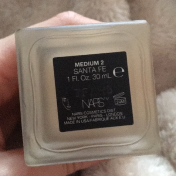 NARS All Day Luminous Foundation - Picture 2 of 2